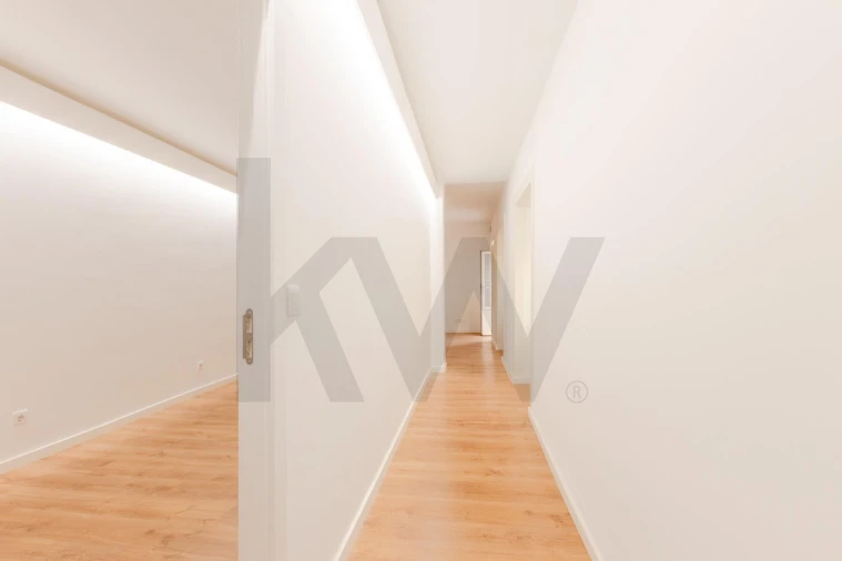 Apartamento T3 para Arrendamento em Misericórdia Foto 10
