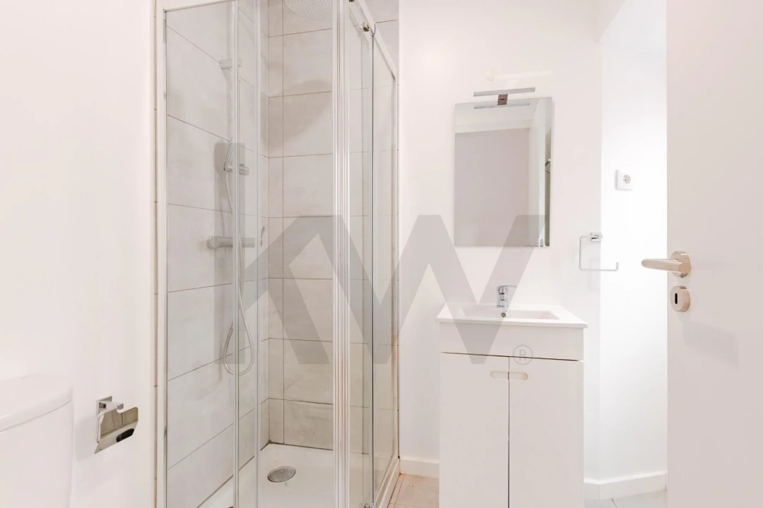 Apartamento T3 para Arrendamento em Misericórdia Foto 24