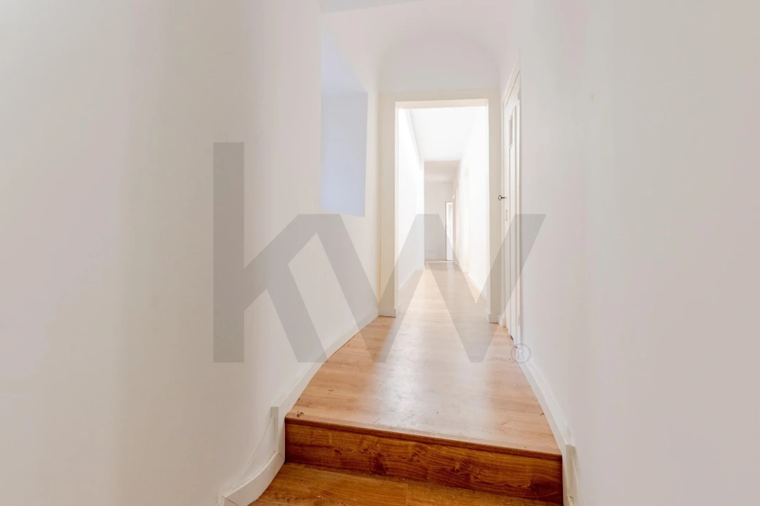 Apartamento T3 para Arrendamento em Misericórdia Foto 9