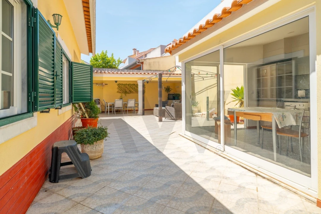 Moradia T3 para Venda em Santa Iria de Azoia, São João da Talha e Bobadela Foto 33