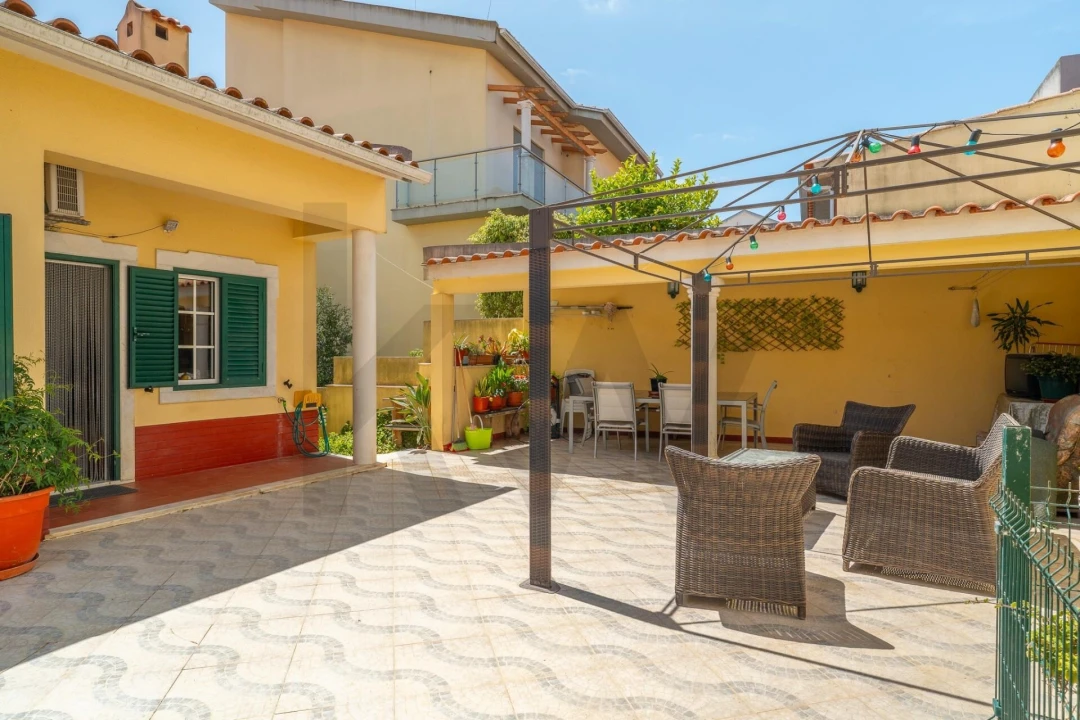 Moradia T3 para Venda em Santa Iria de Azoia, São João da Talha e Bobadela Foto 9