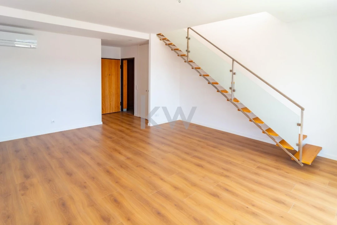 Apartamento T3 para Venda em Odivelas Foto 3