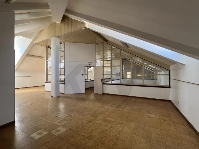 Prédio para Venda em Almeirim Foto 32