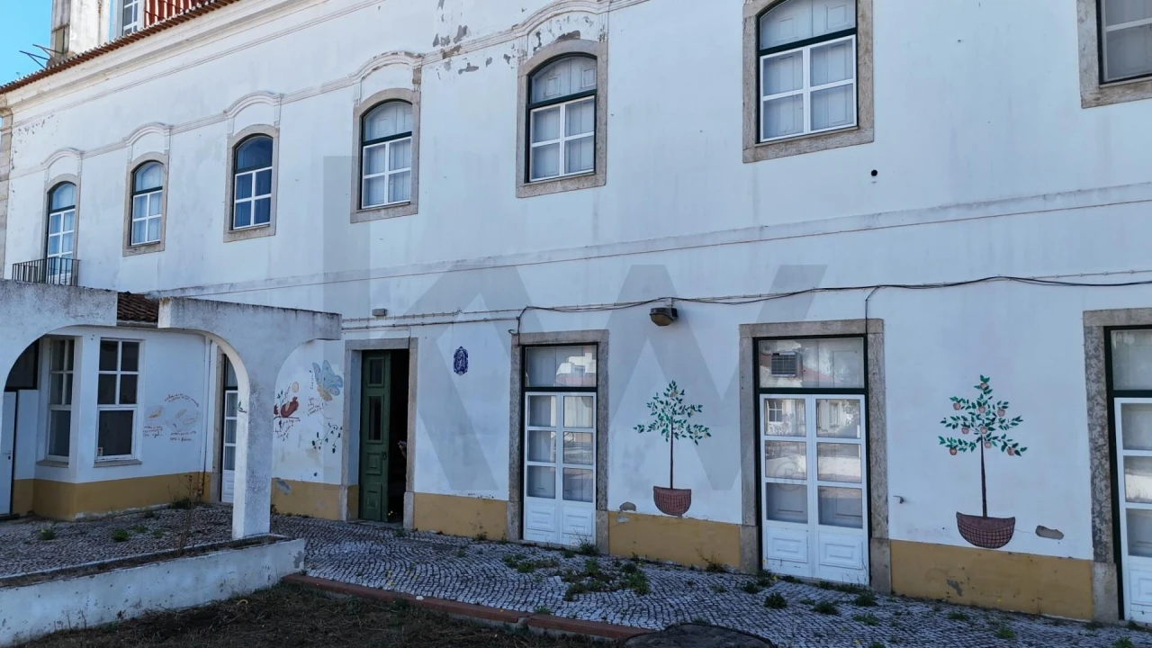 Prédio para Venda em Almeirim Foto 6