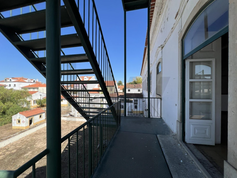 Prédio para Venda em Almeirim Foto 26