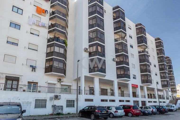 Loja para Venda em Alto do Seixalinho, Santo André e Verderena Foto 1