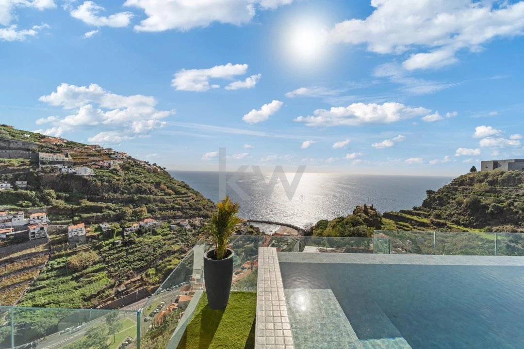 Apartamento T1 para Venda em Arco da Calheta Foto 42