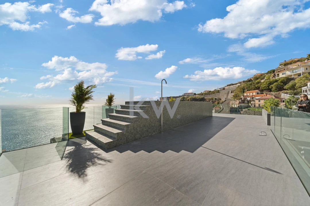 Apartamento T1 para Venda em Arco da Calheta Foto 40