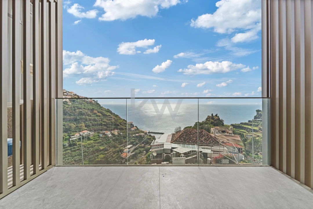 Apartamento T1 para Venda em Arco da Calheta Foto 1