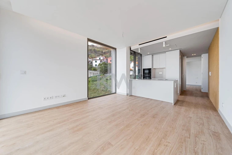 Apartamento T1 para Venda em Arco da Calheta Foto 27