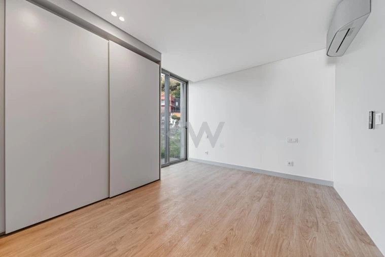 Apartamento T1 para Venda em Arco da Calheta Foto 31