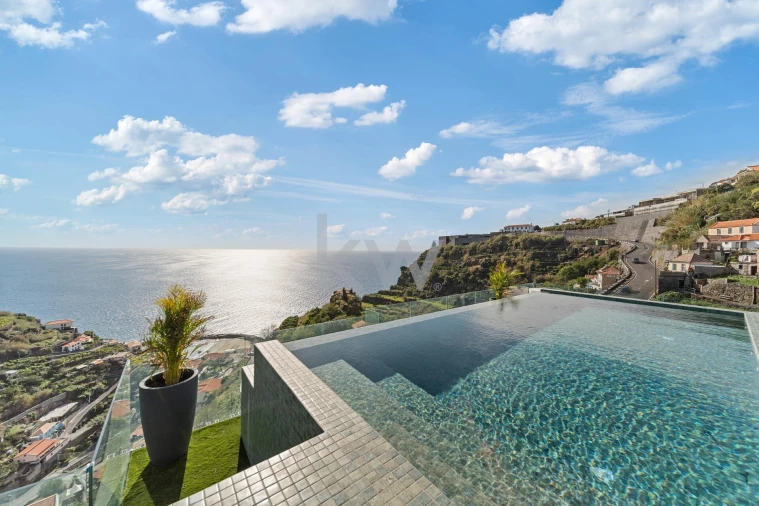 Apartamento T1 para Venda em Arco da Calheta Foto 41