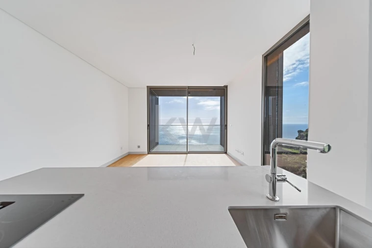 Apartamento T1 para Venda em Arco da Calheta Foto 18