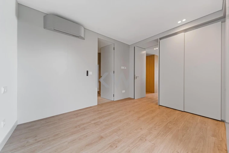 Apartamento T1 para Venda em Arco da Calheta Foto 33