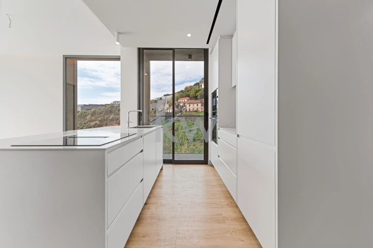 Apartamento T1 para Venda em Arco da Calheta Foto 19