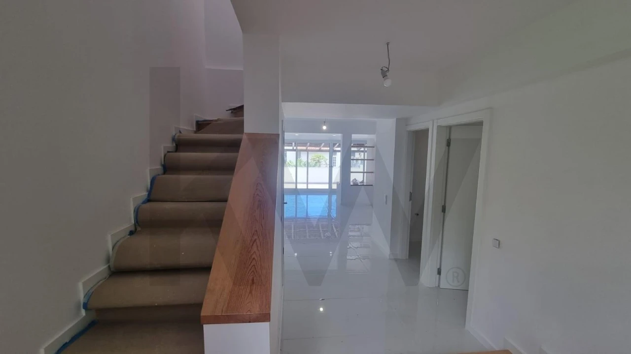 Moradia T4 para Venda em Imaculado Coração de Maria Foto 8