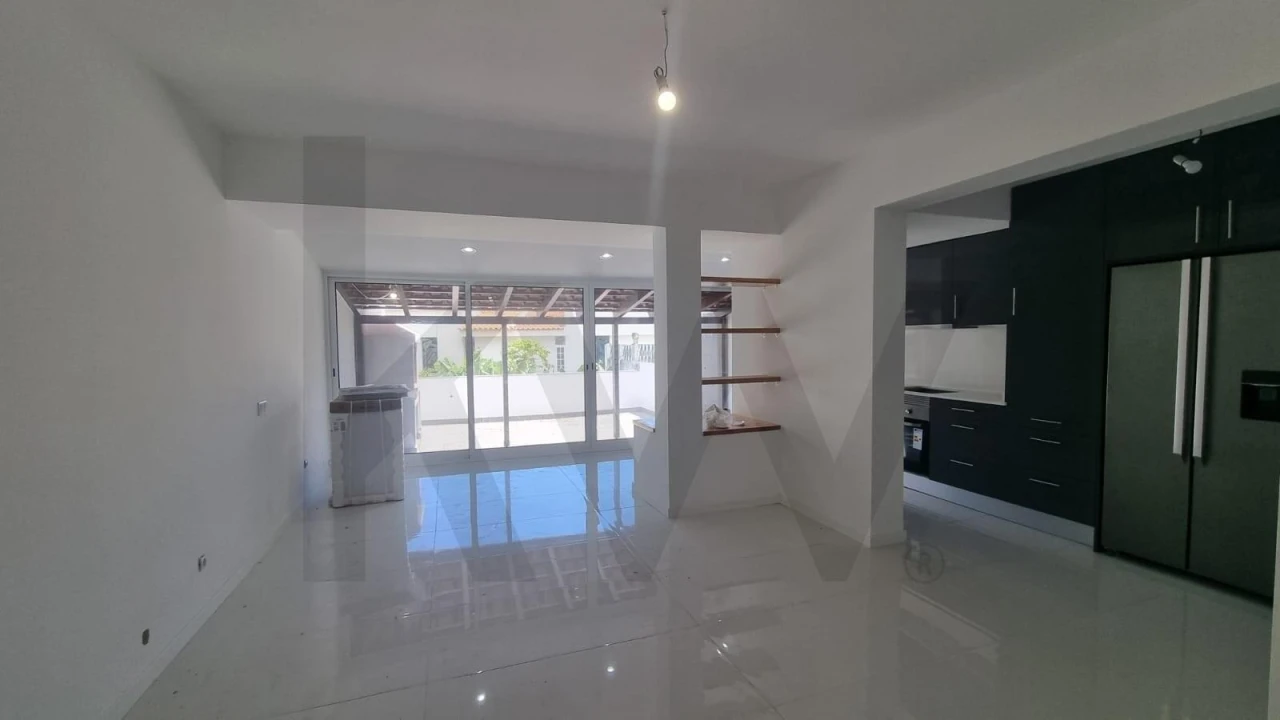 Moradia T4 para Venda em Imaculado Coração de Maria Foto 6