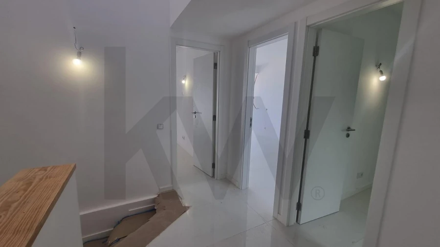 Moradia T4 para Venda em Funchal (São Pedro) Foto 9