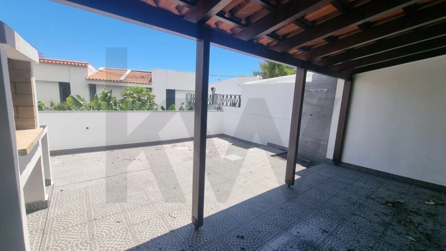 Moradia T4 para Venda em Funchal (São Pedro) Foto 5