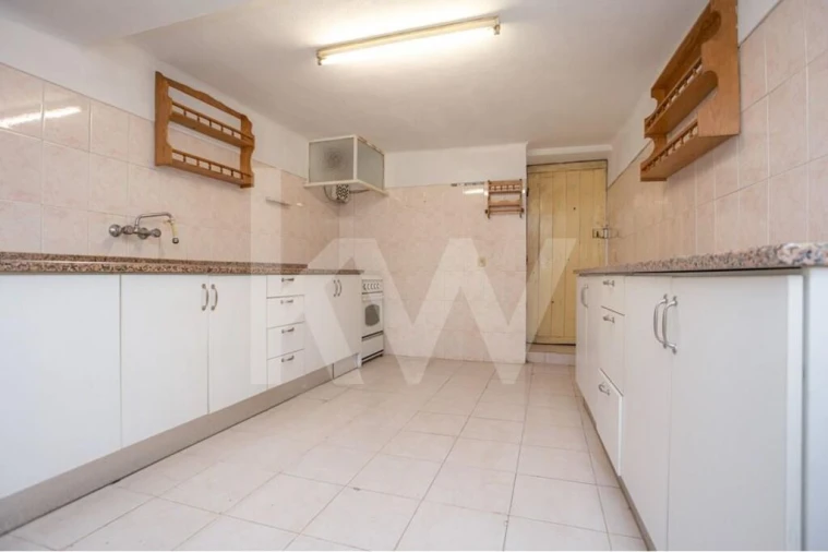 Moradia T4 para Venda em Cernache Foto 5