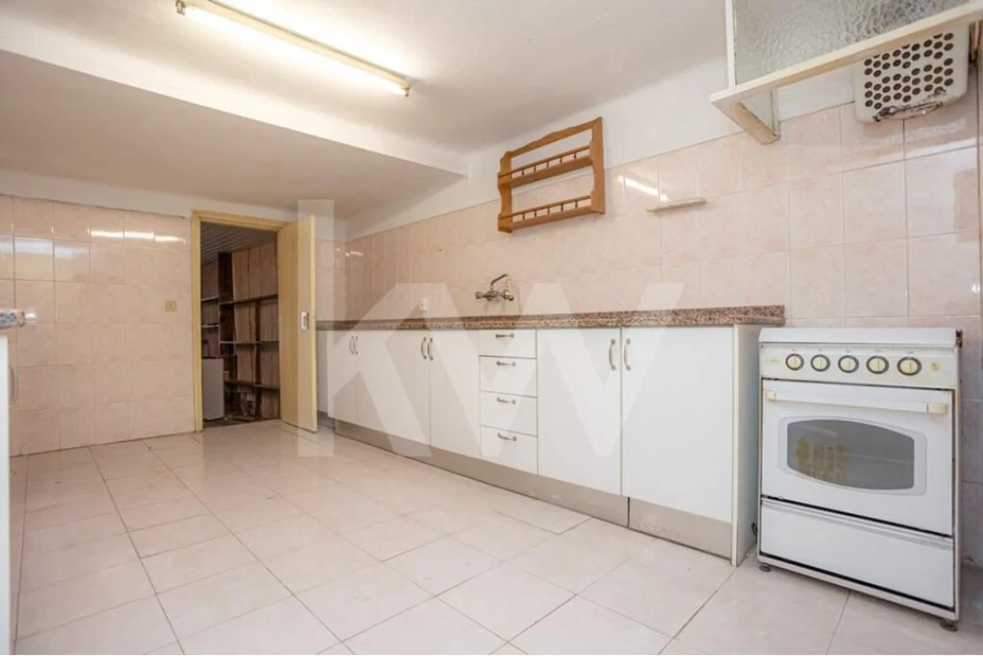 Moradia T4 para Venda em Cernache Foto 6