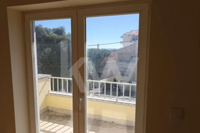 Moradia T11 para Venda em Carcavelos e Parede