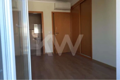 Moradia T11 para Venda em Carcavelos e Parede