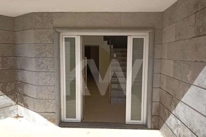 Moradia T11 para Venda em Carcavelos e Parede