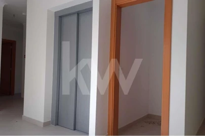 Moradia T11 para Venda em Carcavelos e Parede