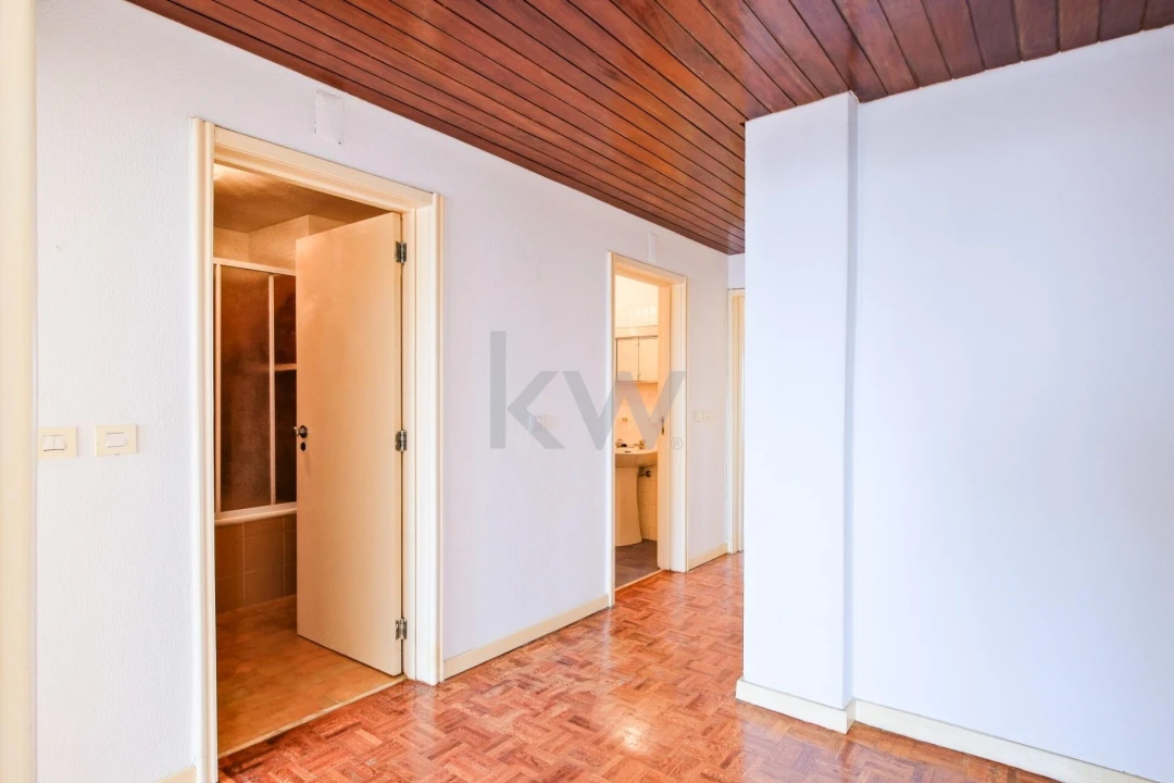 Apartamento T4 para Venda em Cebolais de Cima e Retaxo Foto 14