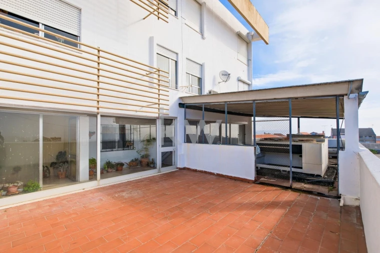 Apartamento T4 para Venda em Cebolais de Cima e Retaxo Foto 28