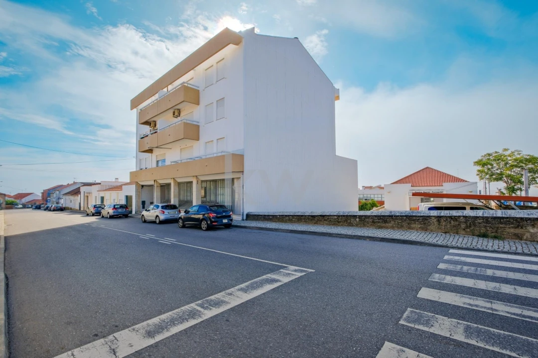 Apartamento T4 para Venda em Cebolais de Cima e Retaxo Foto 32