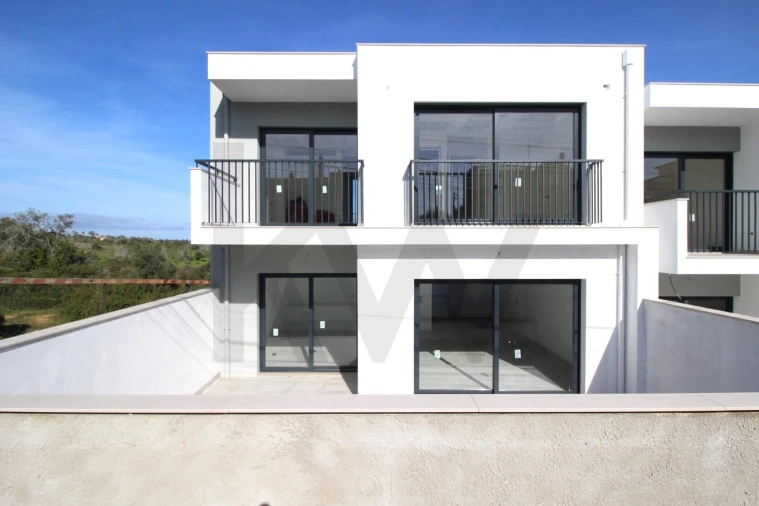 Moradia T3 para Venda em Armação de Pera