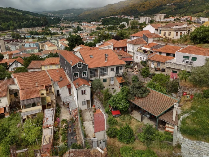 Moradia T3 para Venda em Cepões, Meijinhos e Melcões