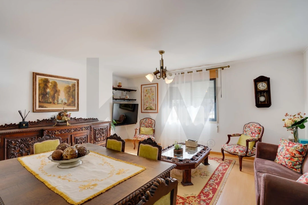 Apartamento T4 para Venda em Santa Clara Foto 1