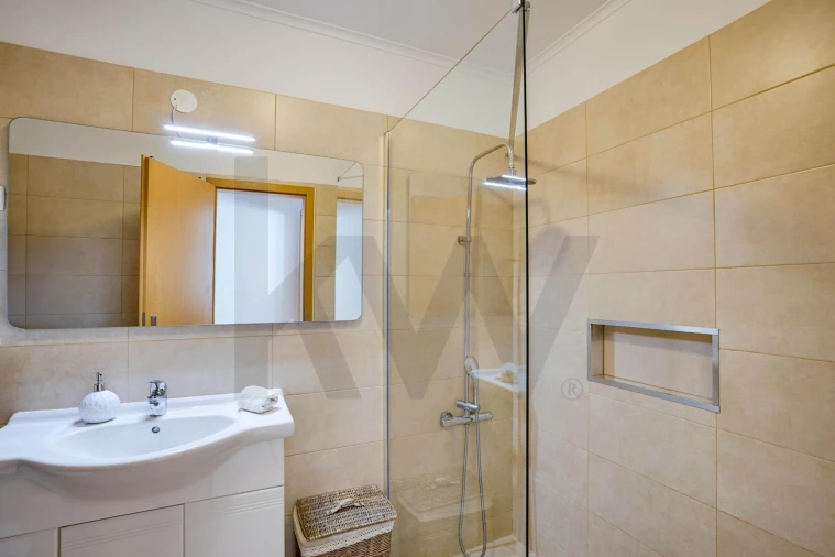 Apartamento T4 para Venda em Santa Clara Foto 14