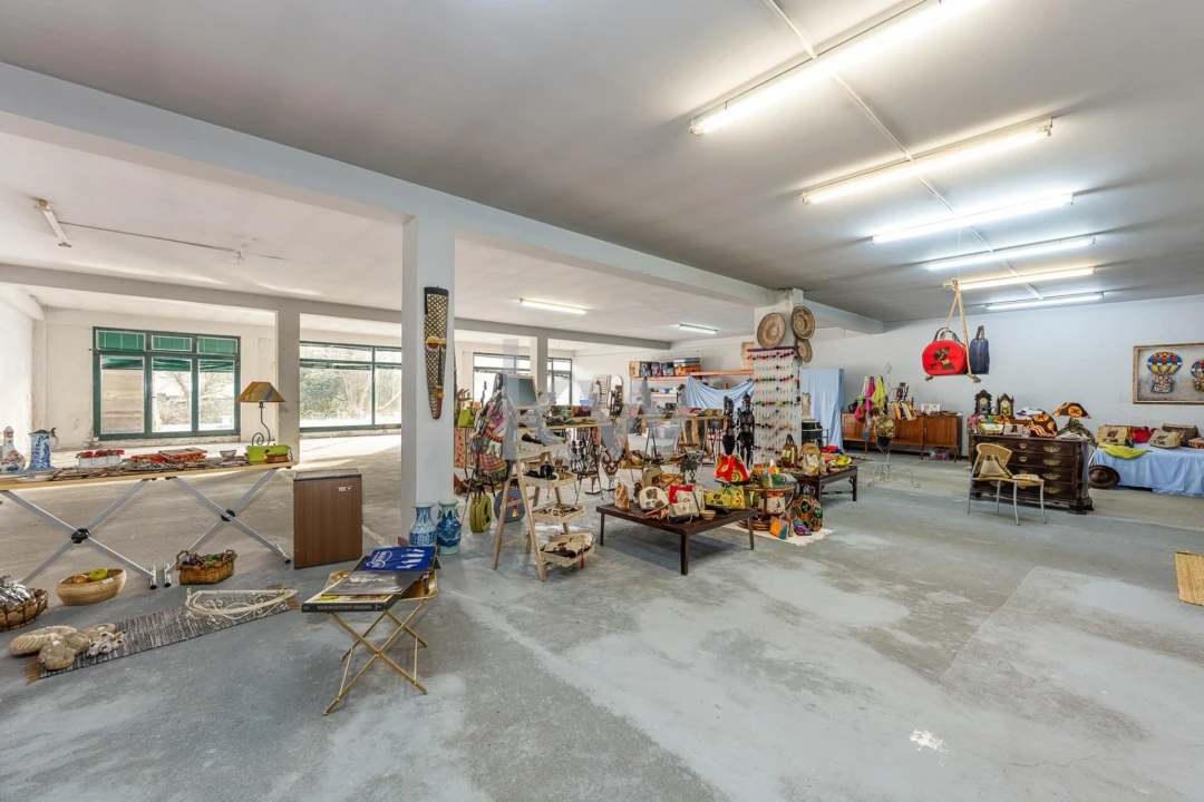 Loja para Venda em São Mamede de Infesta e Senhora da Hora Foto 23