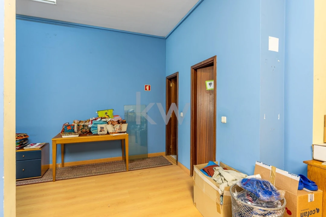 Loja para Venda em São Mamede de Infesta e Senhora da Hora Foto 14