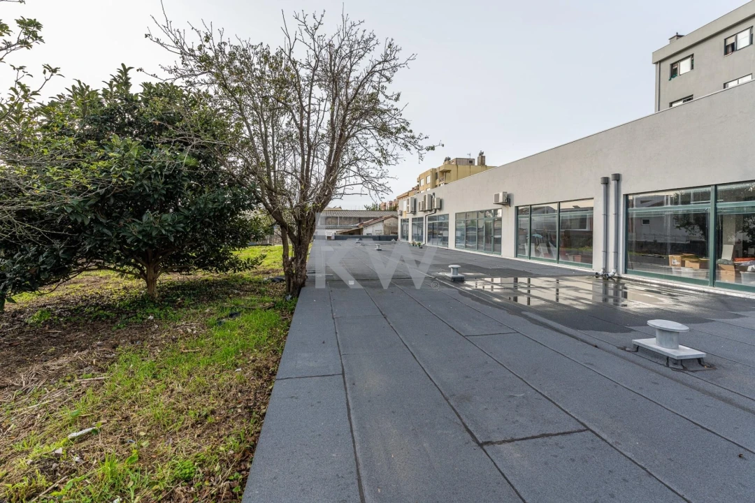 Loja para Venda em São Mamede de Infesta e Senhora da Hora Foto 32