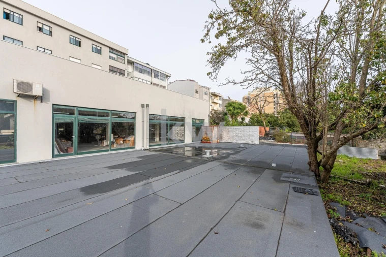 Loja para Venda em São Mamede de Infesta e Senhora da Hora Foto 30