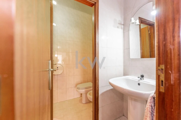 Loja para Venda em São Mamede de Infesta e Senhora da Hora Foto 15