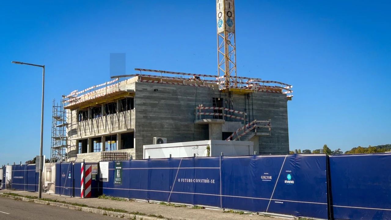 Apartamento T3 para Venda em Aldoar, Foz do Douro e Nevogilde Foto 4