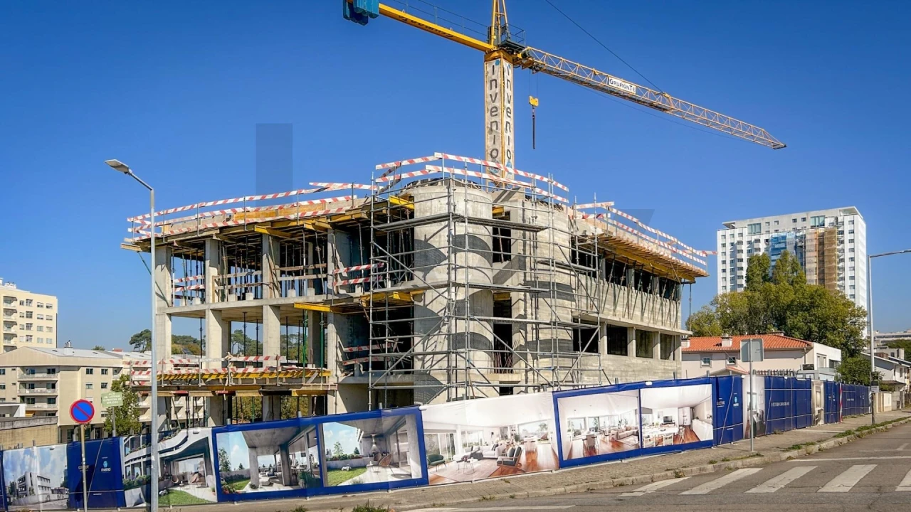 Apartamento T3 para Venda em Aldoar, Foz do Douro e Nevogilde Foto 2