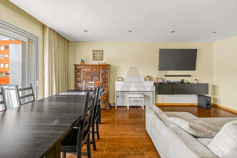 Apartamento T4 para Venda em Santa Maria da Feira, Travanca, Sanfins e Espargo Foto 4