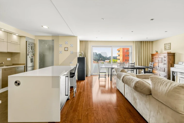 Apartamento T4 para Venda em Santa Maria da Feira, Travanca, Sanfins e Espargo Foto 2