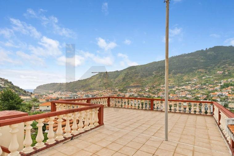 Moradia T5 para Venda em Machico Foto 32