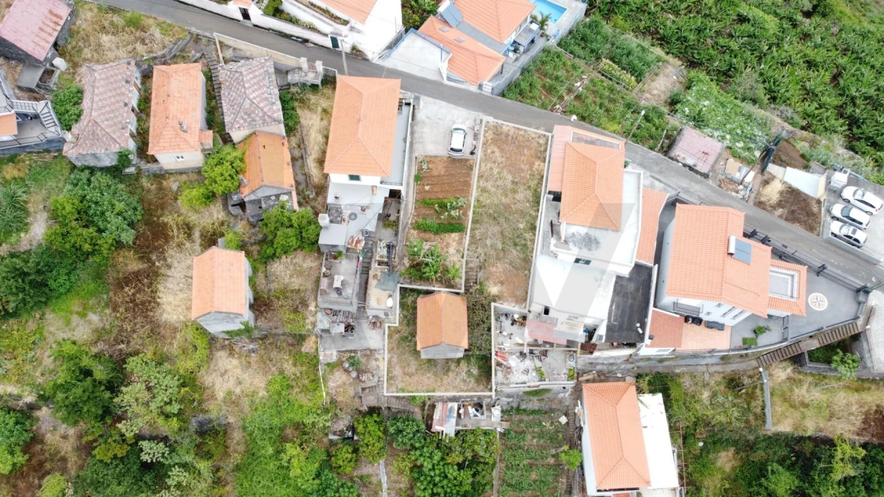 Terreno para Venda em Arco da Calheta Foto 6