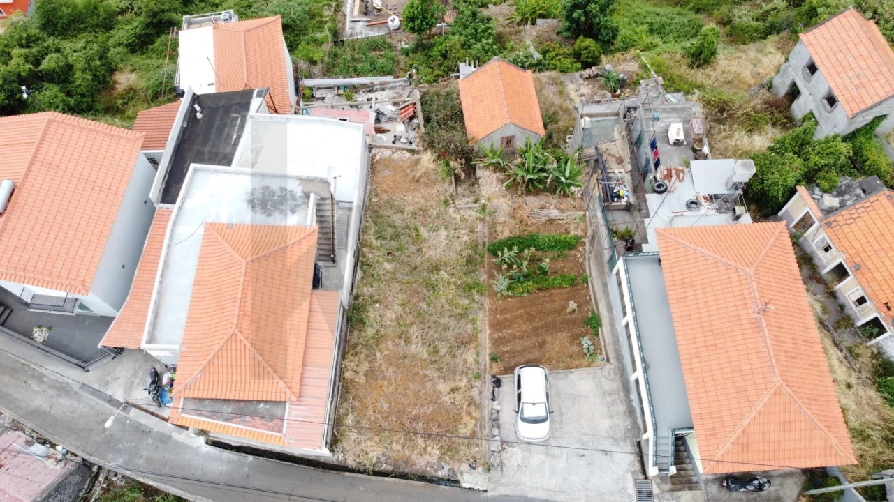 Terreno para Venda em Arco da Calheta Foto 11