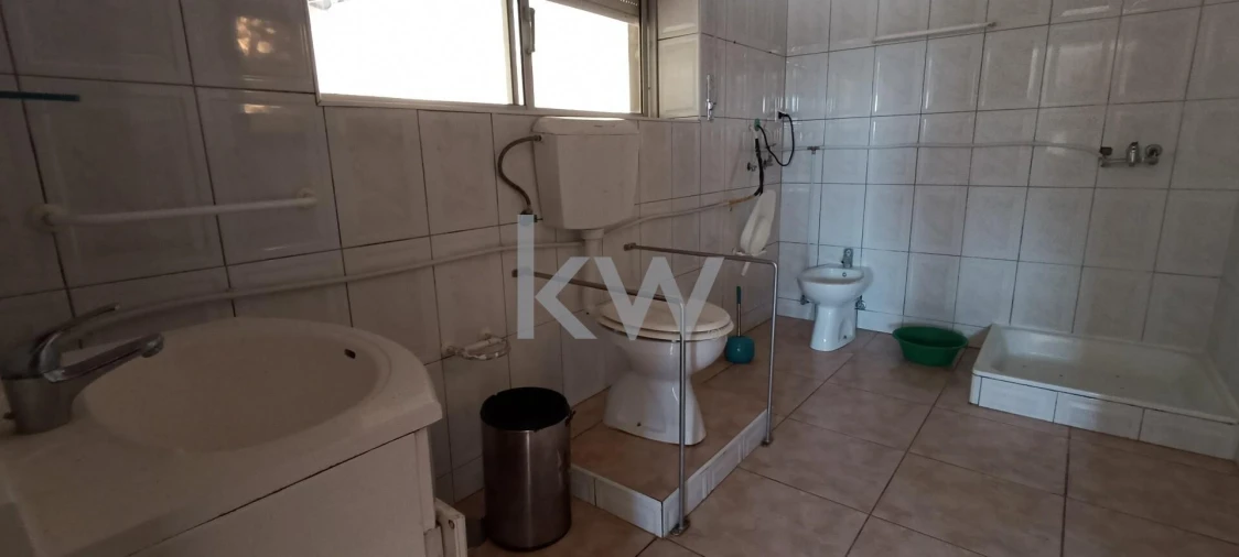 Moradia T11 para Venda em Atouguia da Baleia Foto 49