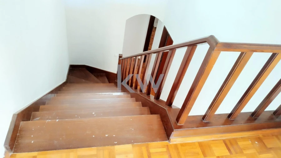 Moradia T11 para Venda em Atouguia da Baleia Foto 32